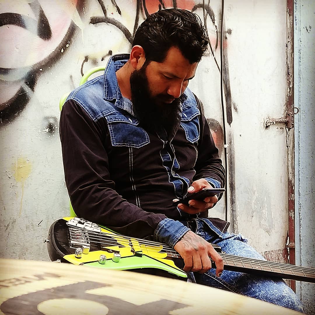 Beto en las cuerdas gordas!!