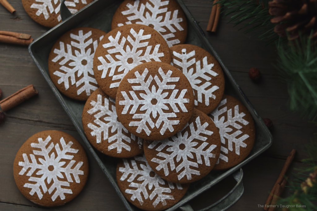 farmersdbaker's tweet photo. If you’re in the mood for something delicious and festive, check out my recipe for soft gingerbread cutout cookies! https://t.co/pbisyaTkEv #gingerbread #gingerbreadcookies #recipe #Christmas #blogger https://t.co/HvULPDI9Gy