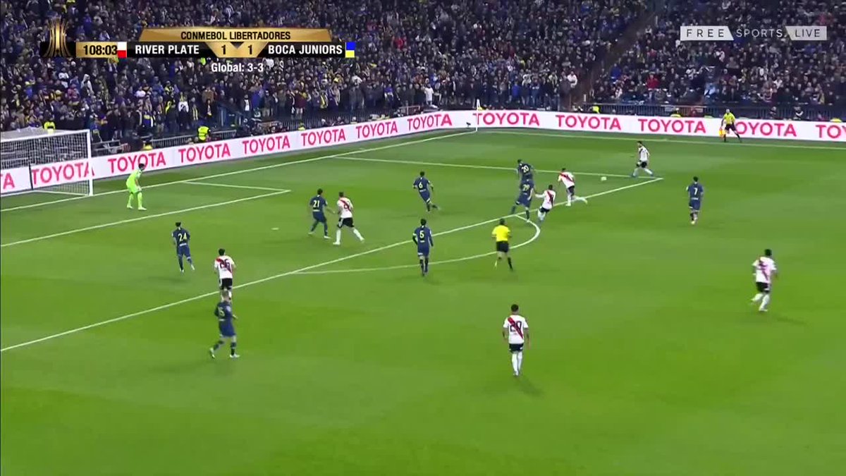 QUINTERO!!!
WOW, what a strike! 😍😍😍
2-1 to River Plate (4-3 on aggregate)
Less than 10 minutes left now #CopaLibertadores