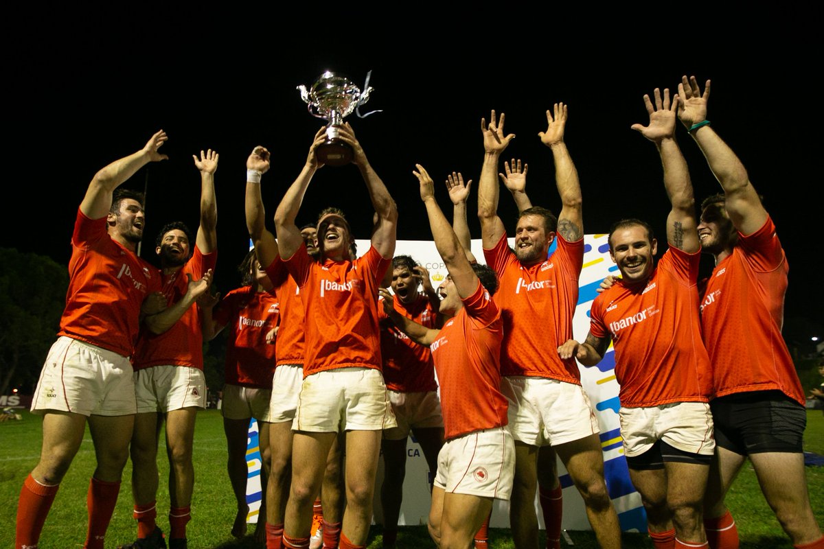¡Festeje, Córdoba, festeje, levantando las manos y la Copa!

Campeones en el #SevenDeLaRepublica 

<a href="/UCRugby_Oficial/">UnionCordobesaRugby</a> 

#JugamosTodos 🏉