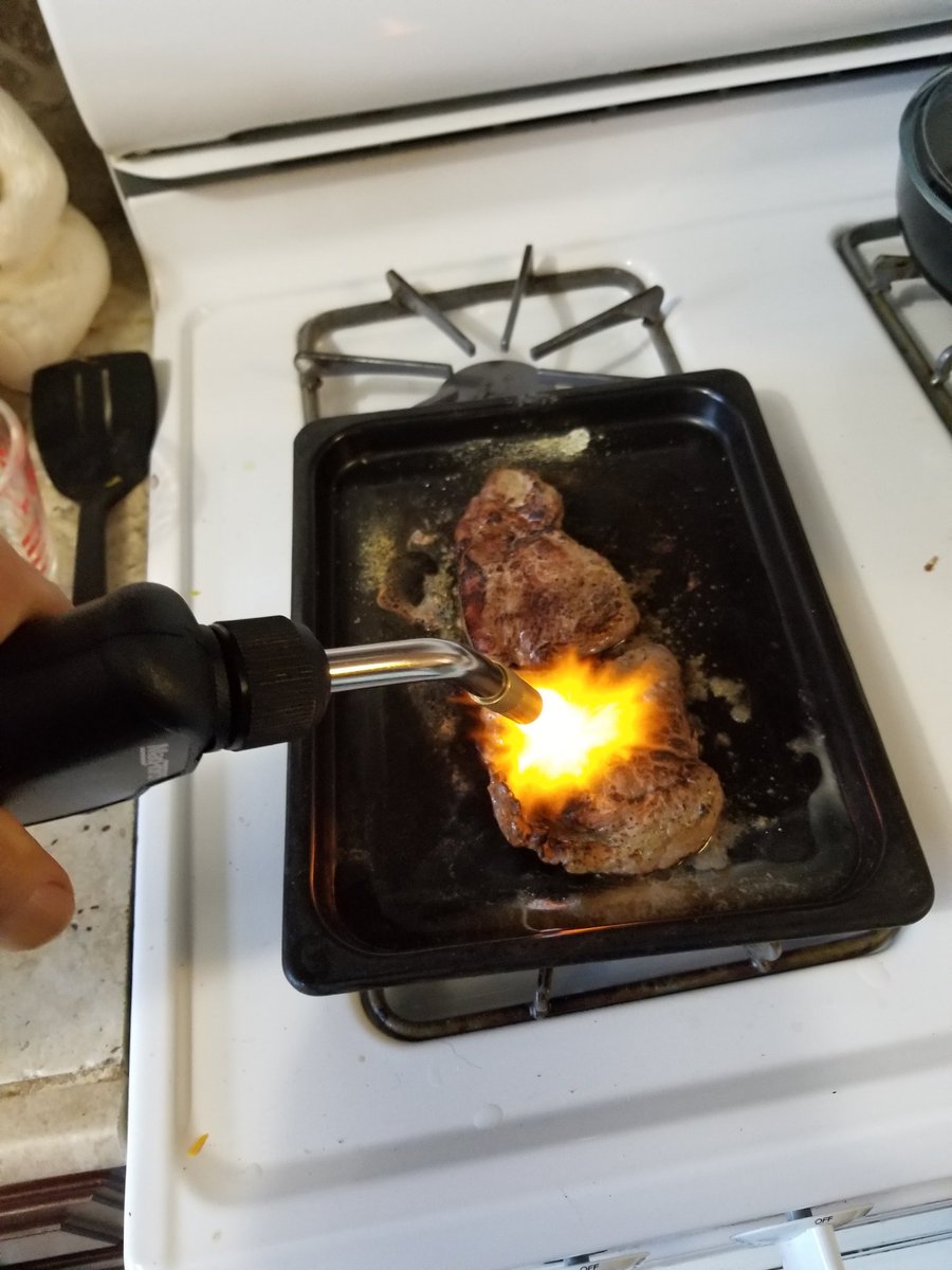 EliotEn's tweet photo. Tradesmans delight.
My version odf a quickie..
#steakeaters #Wolfpack #tradesman https://t.co/WylrkWSBrU