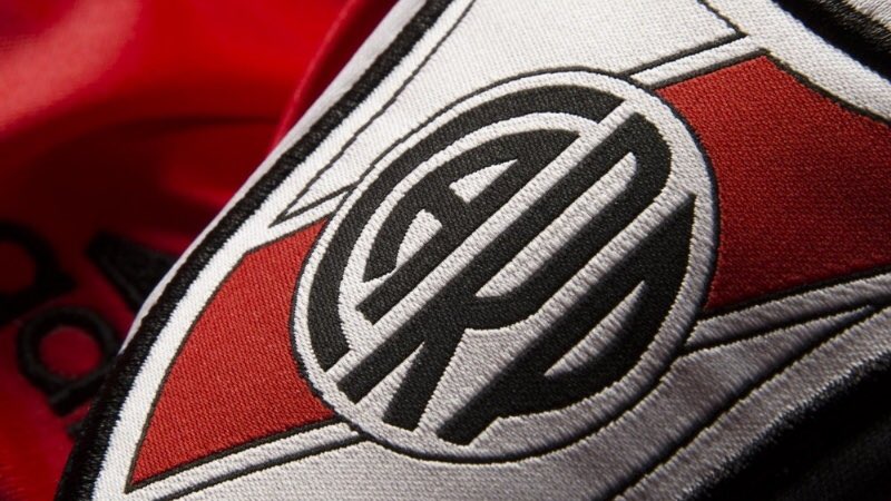 2010MisterChip's tweet photo. ENHORABUENA @CARPoficial!

ERES CAMPEÓN DE AMÉRICA POR CUARTA VEZ!

🏆🏆🏆🏆

1️⃣ River ha ganado las últimas 4 finales de Libertadores que ha jugado.
2️⃣ Gallardo es el primer DT de River que gana 2 Libertadores.
3️⃣ Gallardo iguala a Ramón Díaz como DT de River con más títulos. https://t.co/Btv4vlako5