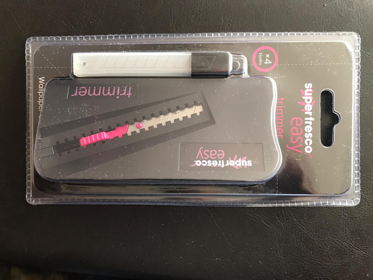 robertwhyte682's tweet image. I was asked to trial wallpaper trimmer by @GrahamandBrown . Great tool, worth adding to your kit. Give it a go, on sale at paintersworld.co.uk/products/Super…