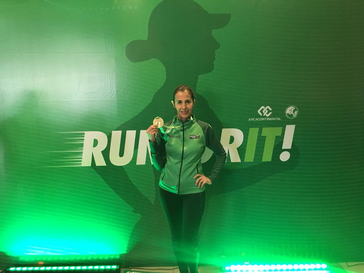 Alejandra0308PN's tweet photo. Gracias Dios por darme vida y salud, yo sólo puse corazón y disciplina.
Gracias familia y amigos por creer que sí podía llegar a la meta #MaratónMty #42km
#RunForIt #MPM2018 #YoElegiCorrer #CorreViveSiente #LoveRunSmile #CorrerMeHaEnseñado #FelizDomingo https://t.co/9j01Ke8m8t