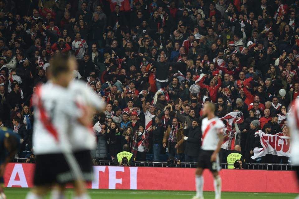 ¡GLORIA MILLONARIA! Con goles de Pratto, Quintero y Martínez, #RiverPlate se impuso 3-1 a #BocaJuniors, en la final de vuelta de la #CopaLibertadores disputada en el #estadioSantiagoBernabeu de Madrid. #RiverBoca