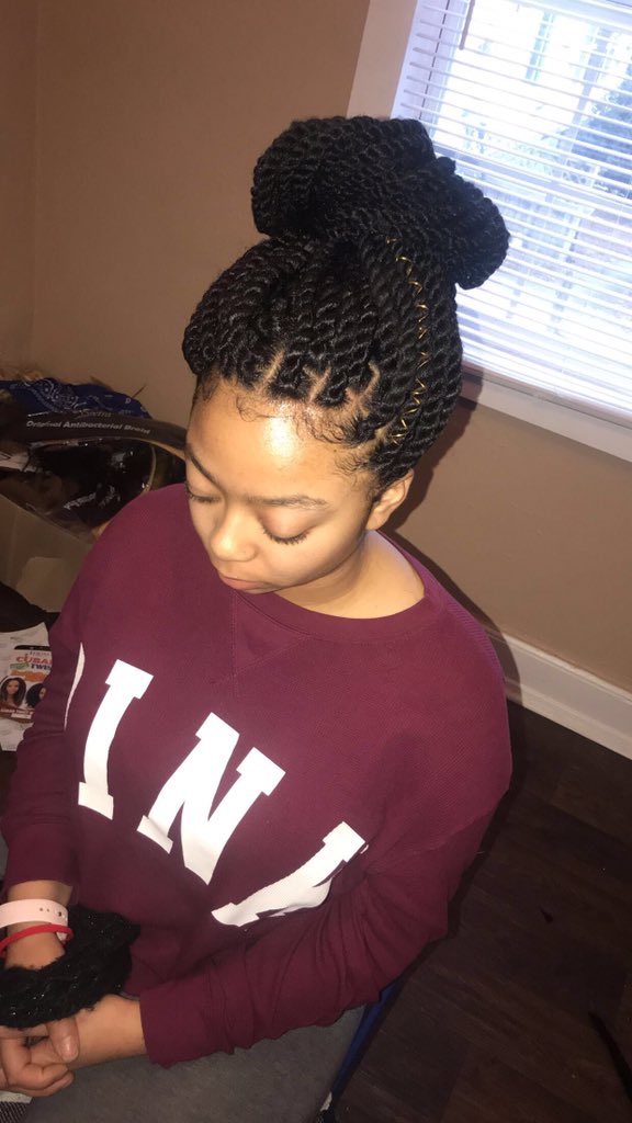 RanStylz's tweet image. Medium Marley twists 
Call/ text 229-942-1234
#protectivestyles #microbraids #tribalbraids #layerbraids #naturalhair #senegalesetwists #havanatwist #marleytwists #goddessfauxlocs #naturalhairstyles #goddesslocs #bohemianlocs #gypsylocs #marleyhair #middlegahairstylist #fvsu