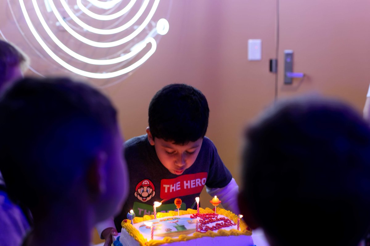 codeverse's tweet image. Looking to plan a birthday party that's out of this world? Celebrate your tech-savvy kid at Codeverse! codeverse.com/birthdays/ #birthdayparties #codingisawesome #chicago 😎🎁🎈