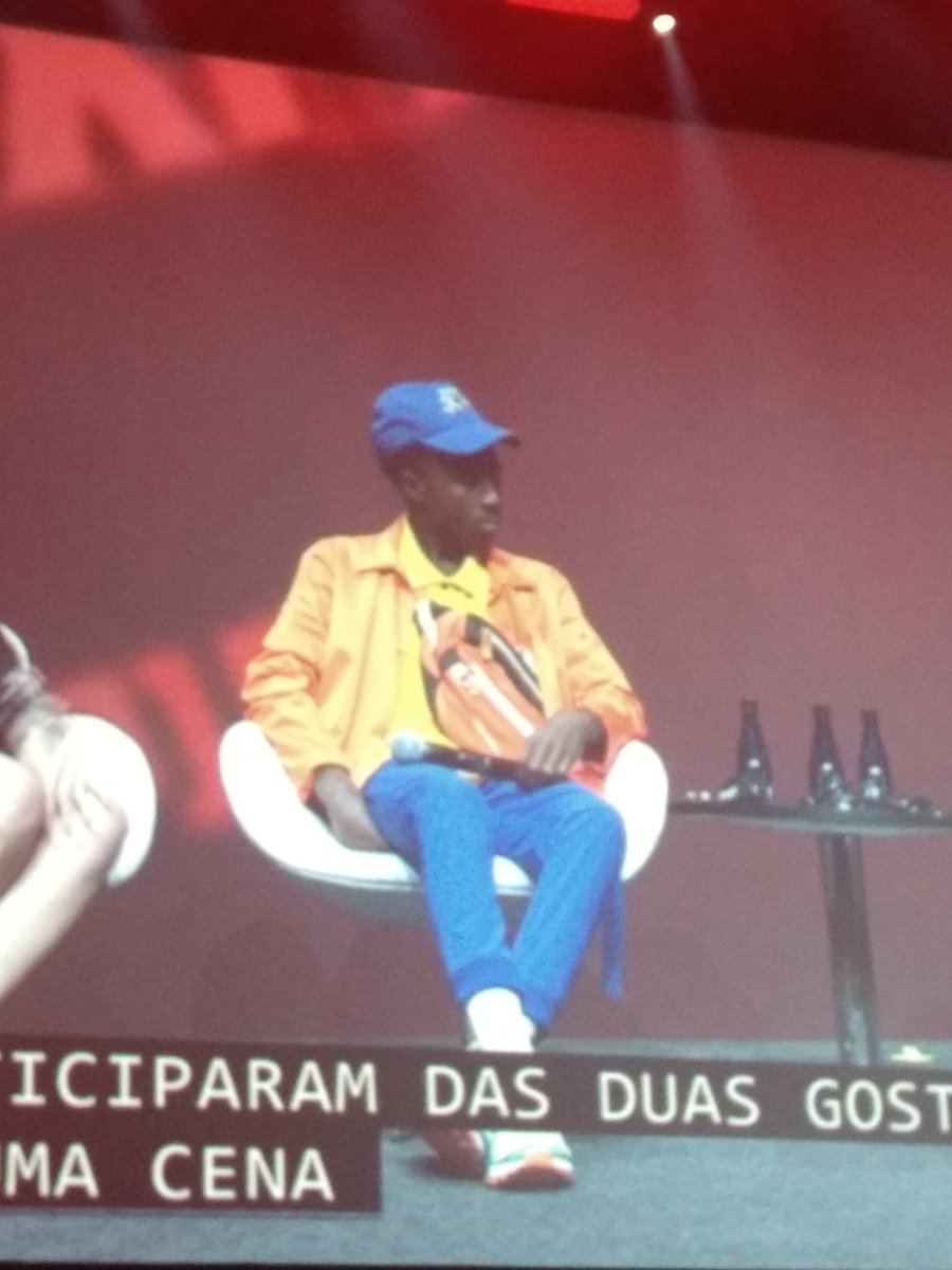lmmtbr's tweet photo. Será que o Caleb McLaughlin sabe que foi de Cosplay de carteiro na #CCXP18 ? 🤣 #StrangerThingsNaCCXP  #strangerthings https://t.co/gE2QTqqS60