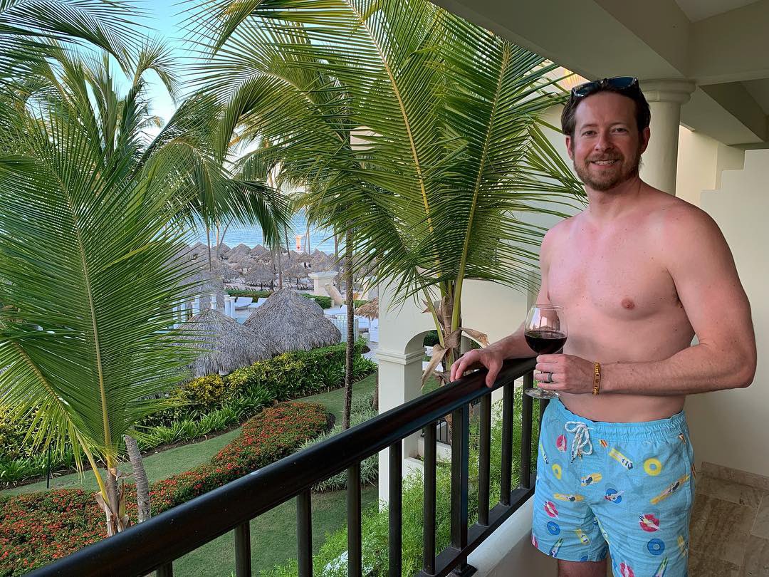 ResortDiaries's tweet photo. This view from our room!
If you want to see a walk through of our entire room, check out our latest post on our Instagram account at @resortdiaries ! Give us a follow to stay up with our travel to @ParadisusPalma #WhereYouWantToBeSeen #ParadisusPalmaReal #ResortDiaries https://t.co/M4aDmYuC6E