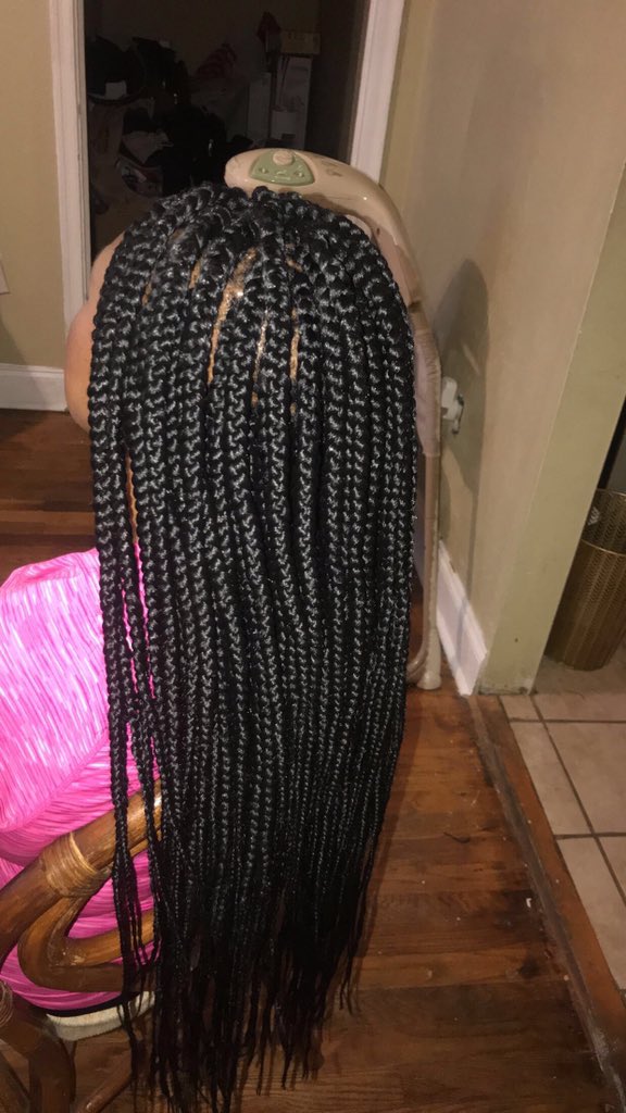 RanStylz's tweet image. Medium box braids 
Call/ text 229-942-1234 
#protectivestyles #microbraids #tribalbraids #layerbraids #naturalhair #senegalesetwists #havanatwist #marleytwists #goddessfauxlocs #naturalhairstyles #goddesslocs #bohemianlocs #gypsylocs #marleyhair #middlegahairstylist #fvsu
