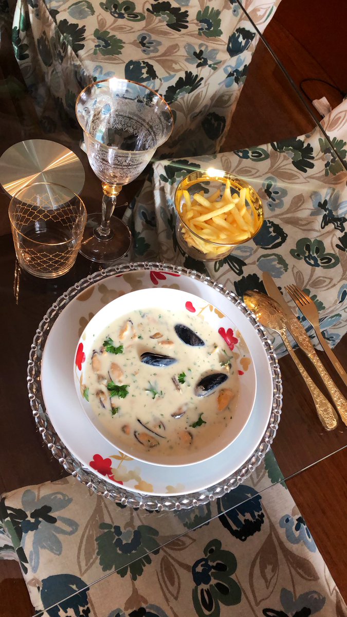 ysk10k's tweet photo. Moules marinières au vin blanc et Paris-brest en dessert... que du HomeMade! #foodporn 😈 https://t.co/2vA11rWDUO
