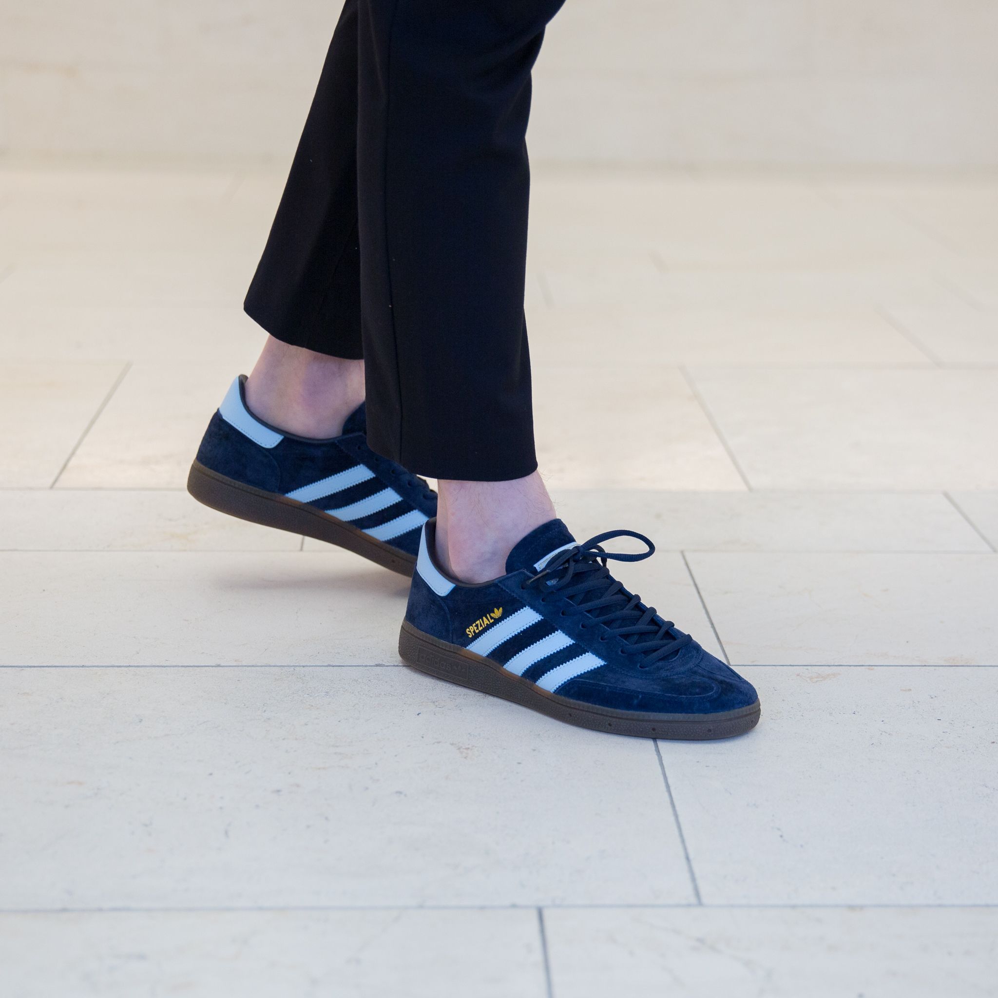 X 上的Titolo：「NEW IN ! Adidas Handball Spezial - Collegiate Navy