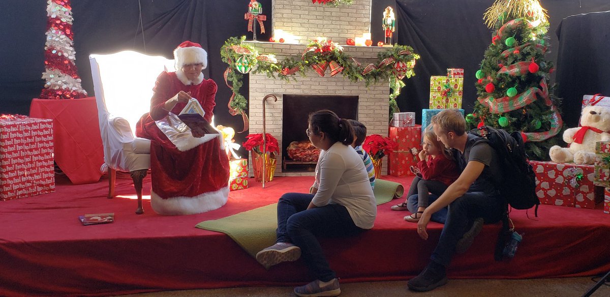 sdfringe's tweet photo. So much adorable-ness at @SaveStarlight in @BalboaPark yesterday.
#DecemberNights2018 #SaveStarlight #BalboaPark https://t.co/22hzbKUjbI