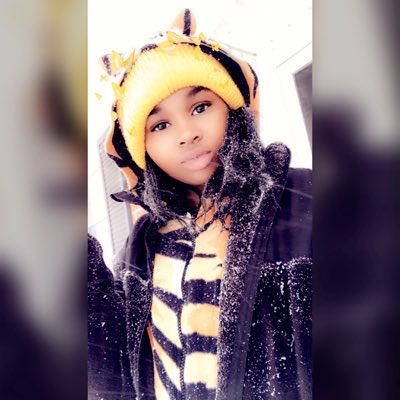 LitLikeLeria's tweet photo. #NewProfilePic https://t.co/ssU9qqHs6A