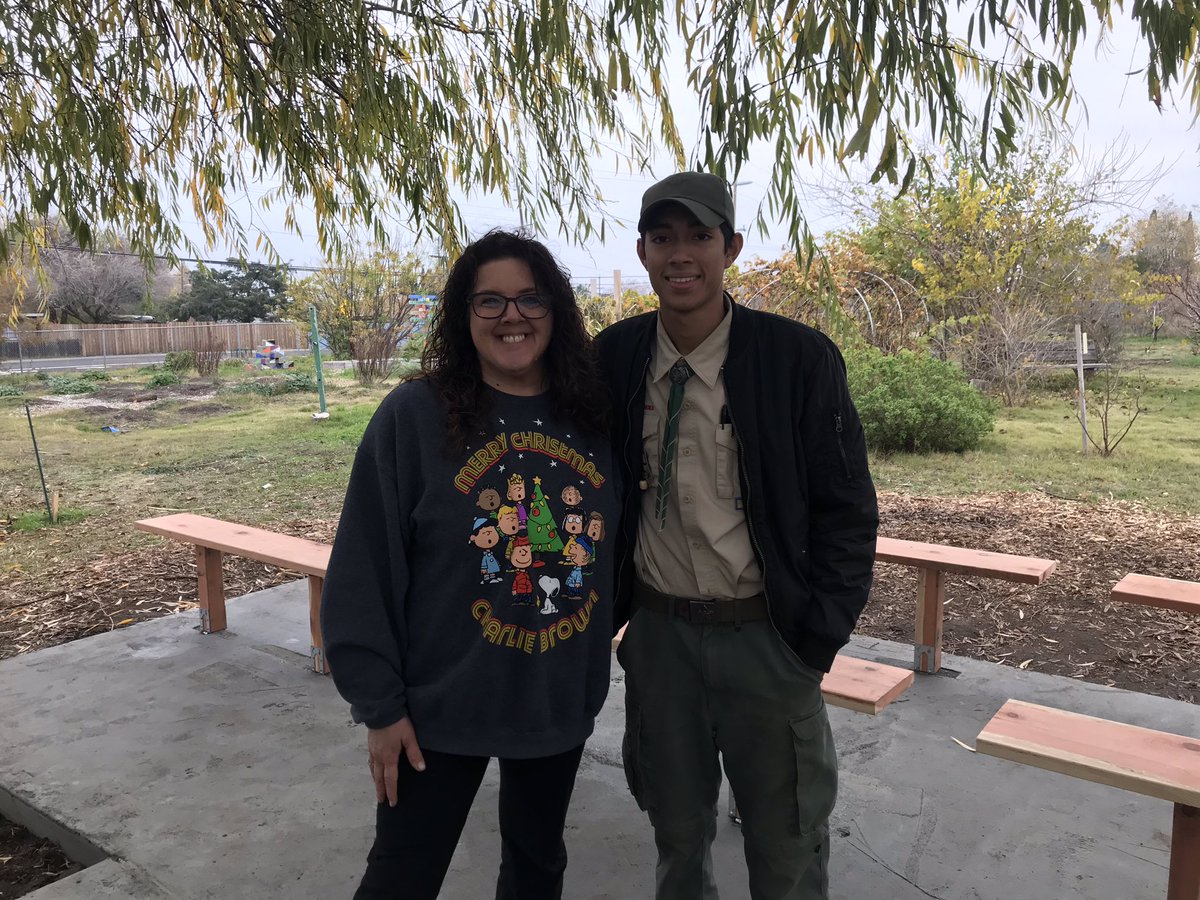 BPGardenAcademy's tweet photo. Thank you Brian from Troop 484 for this dynamic outdoor classroom!! And thank you @eawood55 for buying in to my craziness!! @Rosa_MdusdCARES @MtDiabloUSD @CARES_ASP https://t.co/WZBlYLprRh