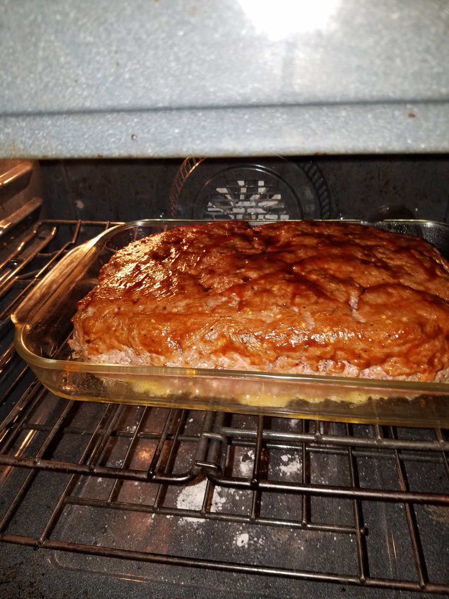 MPruchnic's tweet photo. 9 pound meatloaf in the oven @PruchnicMichael @mitchjlovett
#project240 https://t.co/7uXLdbHGx9