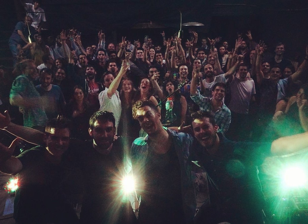 StandingFree's tweet image. ASÍ DAN GANAS DE CUMPLIR 10 AÑOS!!! SIMPLEMENTE GRACIAS!!!! #SF10AÑOS