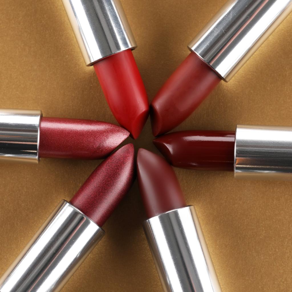 Maybelline's tweet photo. We're all for vampy lips! 👄 Here are a few of our fave #colorsensational burgundy lippies: 'rich ruby', 'smoking red', 'deepest cherry', 'burgundy blush', 'copper rose', and 'plum paradise'. Which one do you have your 👀 on? https://t.co/1YsFJlk79T https://t.co/jEBsV2sfuh