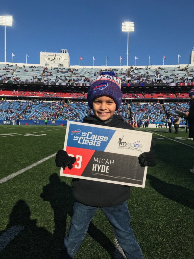 VCAssociation's tweet image. Thanks to @micah_hyde for including us as his rep for his @IMagINeForYouth Foundation during the #MyCauseMyCleats celebration today at the @buffalobills game. Kristopher had a great time!