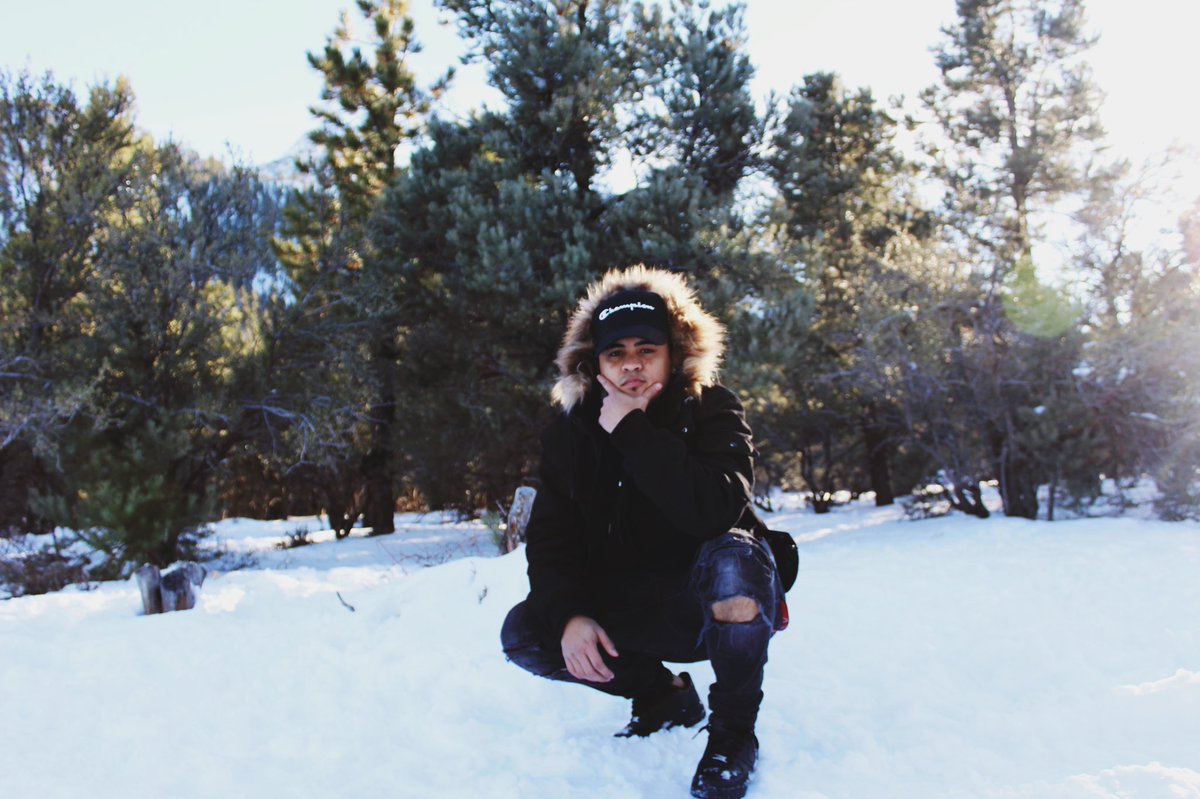 cameronmonizz's tweet photo. Stay co💤yyy ❄️ https://t.co/7tUlKp39RA