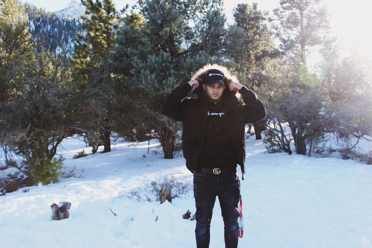 cameronmonizz's tweet photo. Stay co💤yyy ❄️ https://t.co/7tUlKp39RA