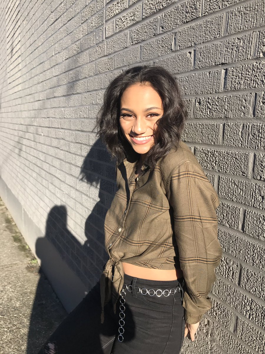 4Dancerr's tweet photo. hi twitter i’m alive and a year older 🔞 https://t.co/qMw4DHVCpJ