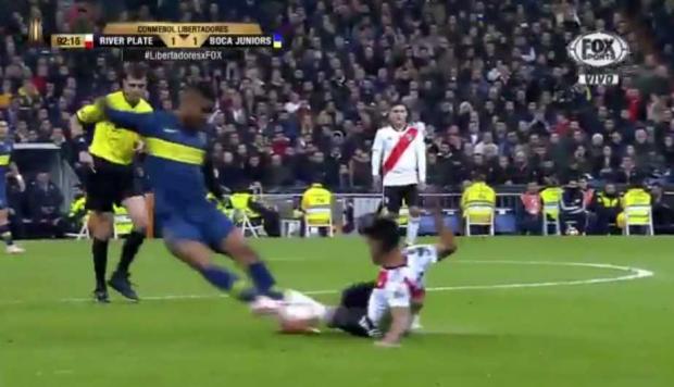 richi_rey28's tweet photo. @andresmarocco No jodas Marocco si eso no es amarilla entonces qué es? Otra falta para Boca? https://t.co/lxTTpcQuqM