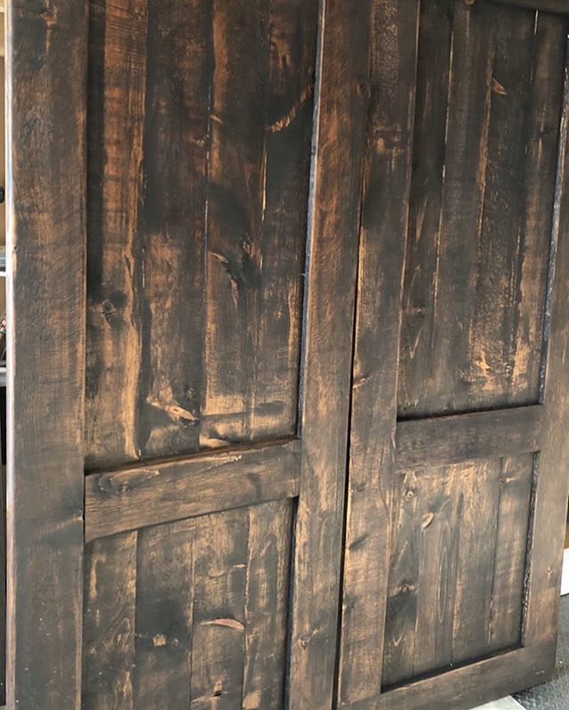 ContegraInc's tweet image. Doors built and all stained up.  Just waiting to be installed.  #WeekendWork  #BarnDoors  #ContractorsLife  #Stain  #Custom ift.tt/2EkgnEp