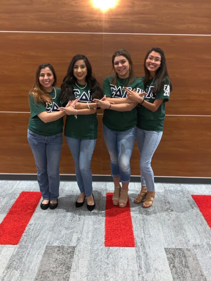 uiwsdl96's tweet photo. On behalf of the UIW Graceful Colony, we would like to introduce to yall the Glamorous Gamma Line Fall 2018. 
Let us all welcome our newest sisters home! 
Veronica Venegas #13
Kristen Caballero #14
Lu Fernandez #15
Monica Alvarado #16
#GammaLine  #UIWSDL #DoveLove 
💚💙🕊⚜️ https://t.co/UuNA1hcguE