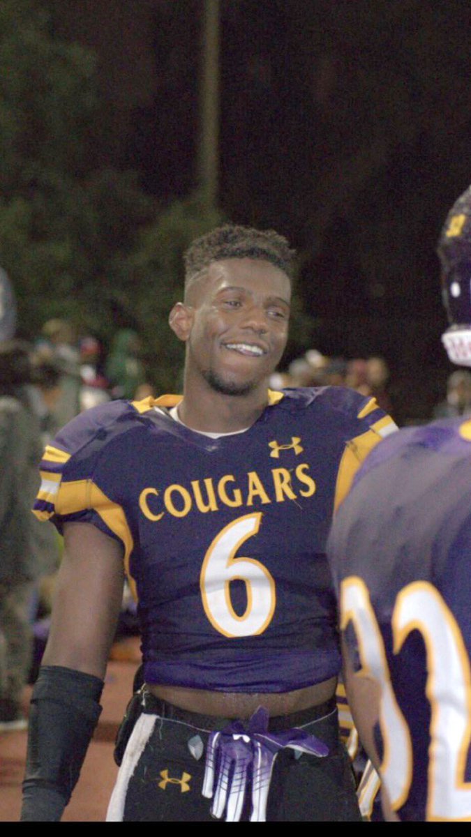 BalahMuhammad's tweet photo. Words can’t even express the love I have for my team and this program. It’s truly the realest thing I’ve ever been a part of! Big thanks to my coaches and teammates for believing in the kid ! I love y’all #3peat #6signingout #yiii https://t.co/6W4CPaIbNW