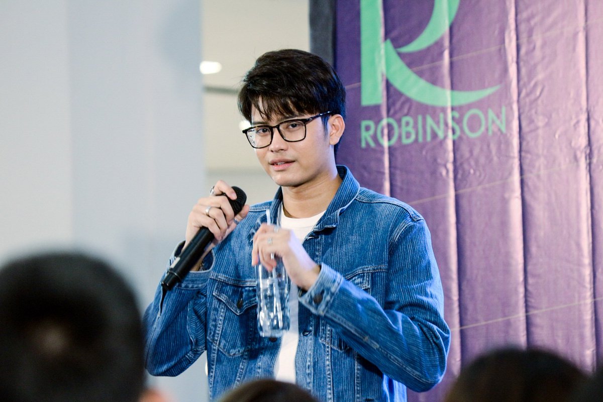 mai_mplt's tweet photo. #หน้ากากเป็ดน้อย
#nonttanont #nontfam
#Centralkhonkaen #1Dec2018 https://t.co/aefL7q38UF