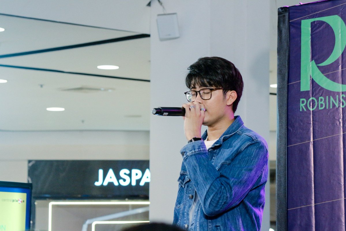 mai_mplt's tweet photo. #หน้ากากเป็ดน้อย
#nonttanont #nontfam
#Centralkhonkaen #1Dec2018 https://t.co/6qAr2p2MwB