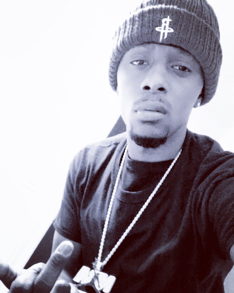 Shortboy_Shakur's tweet photo. i Need a Hunnit M’s in The Bank Before im Twenty Six! #Flawless 💔 https://t.co/8yMZGQby11