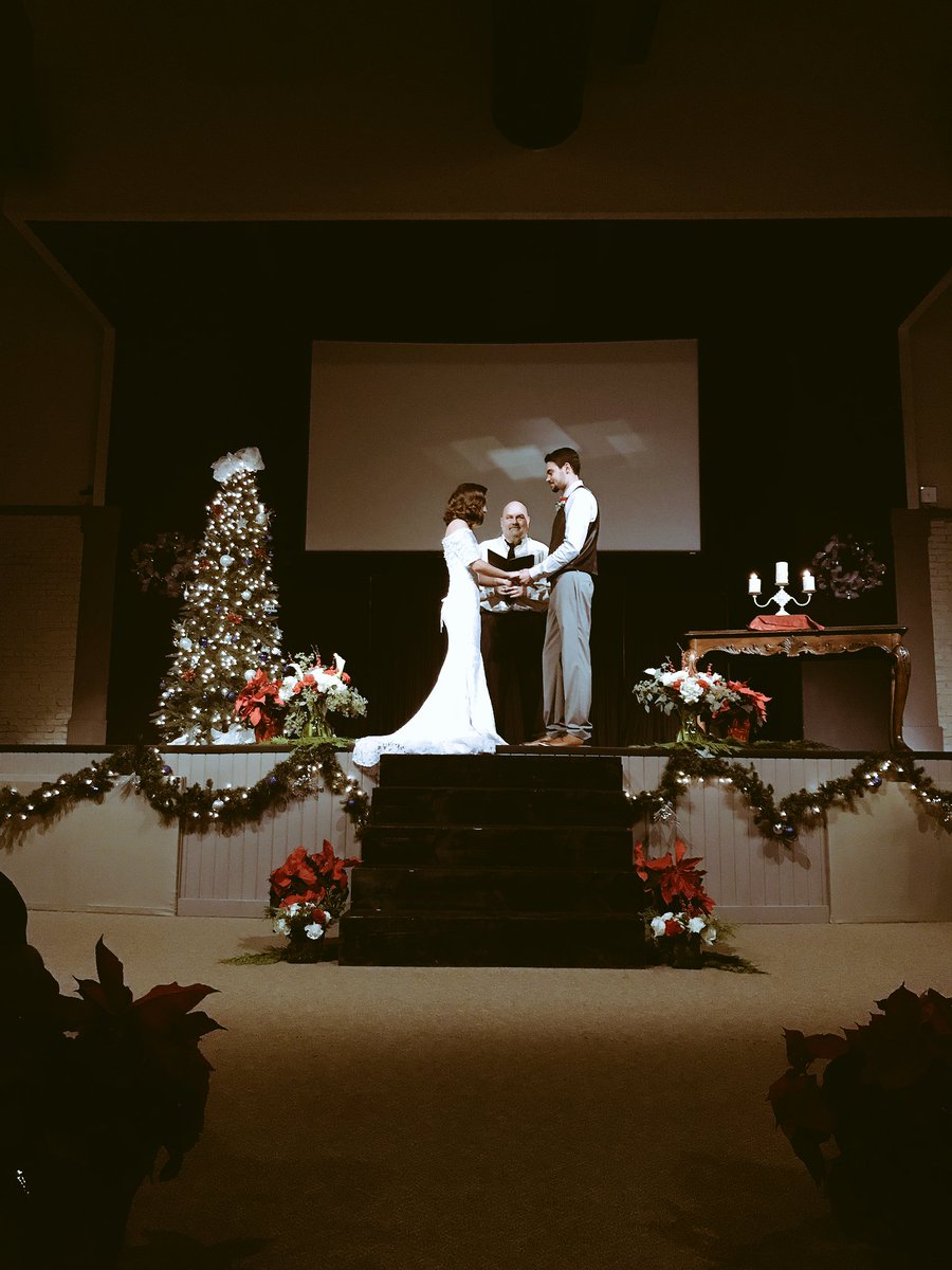 AshleyS7's tweet photo. Congrats to the Hembree’s ❤️♥️❤️ https://t.co/6DqC1nRBwk