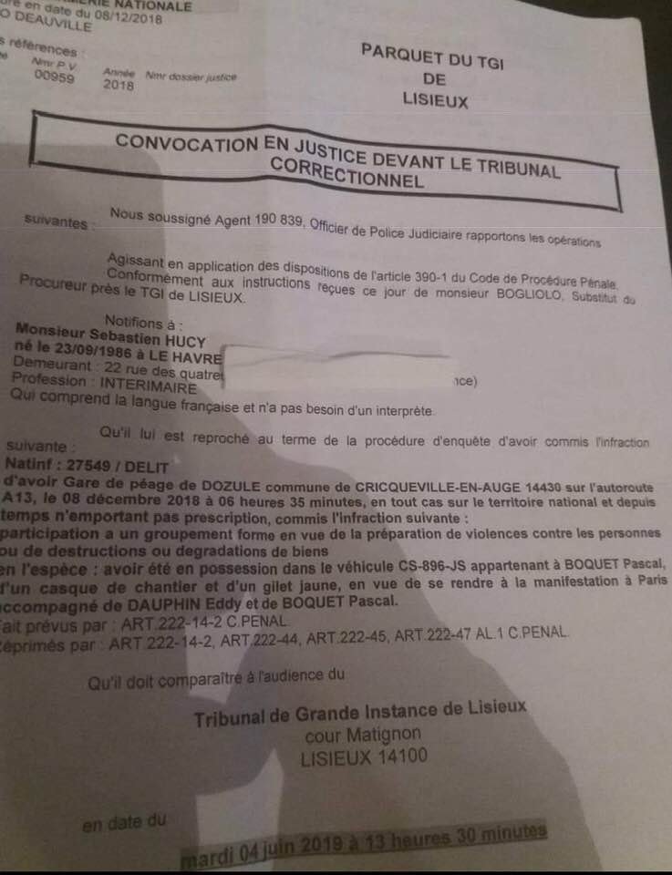 Ilyria On Twitter 8decembre Un Gilet Jaune Dans La