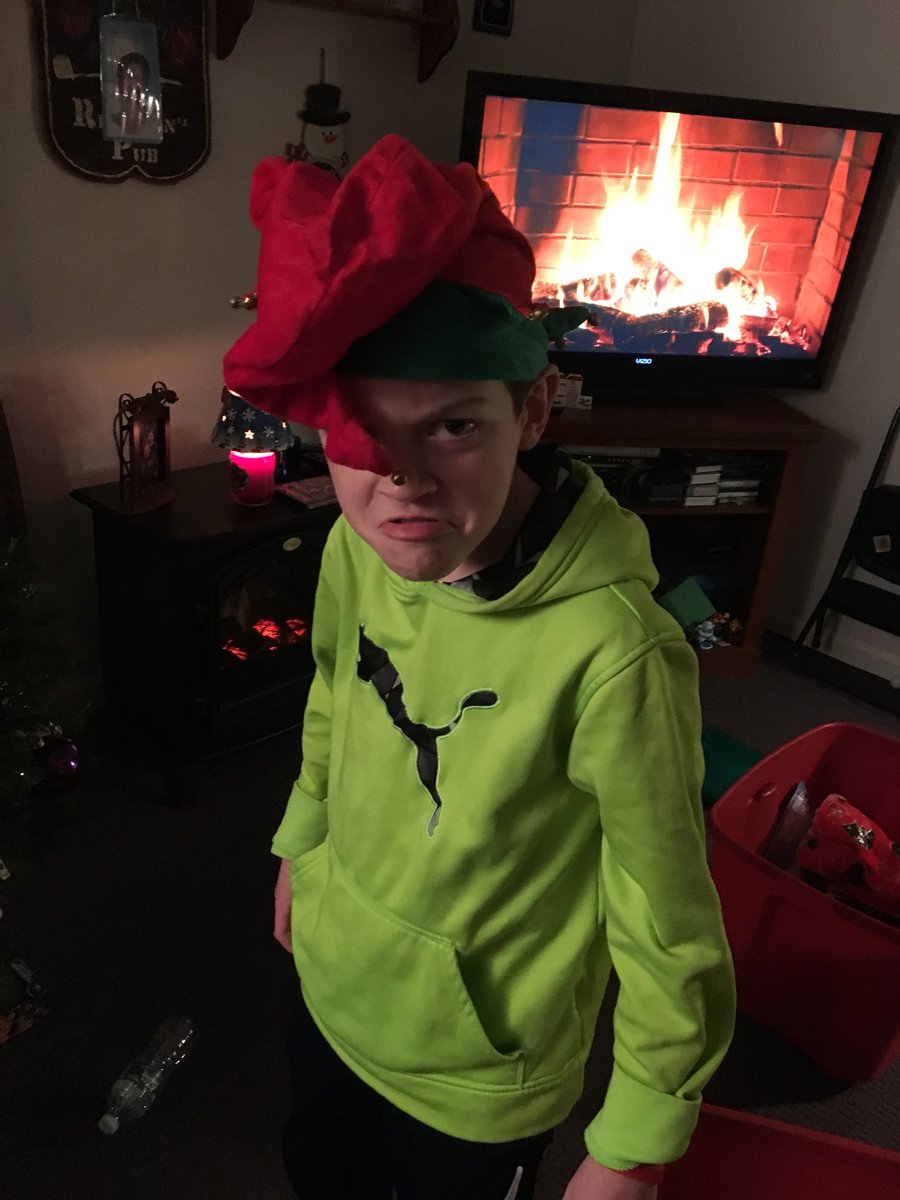 reardon_red's tweet photo. Someone just found out they’re on the #NaughtyList 🎅🏻🎄😡#Elf #Santa #awcomeon !! #lifeofriley https://t.co/CWdemegVh7