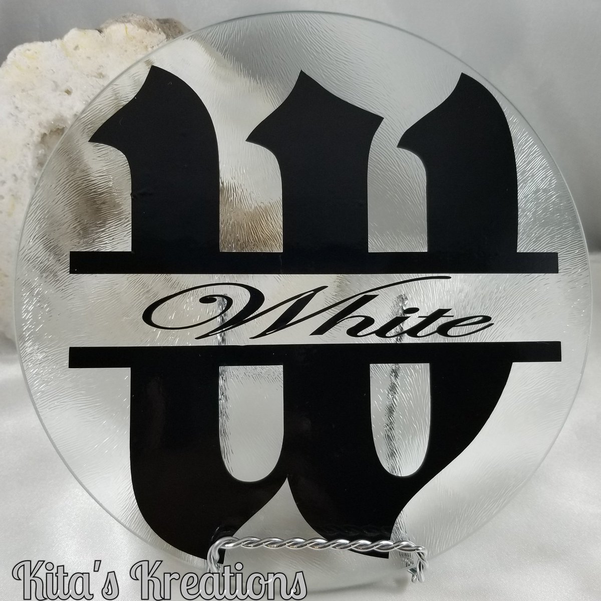 FanLynRu's tweet image. Looking for one of a kind gifts to give for the holidays? We offer handcrafted jewelry, accessories, customized tshirts, hoodies, jackets, hats, wine glasses, ornaments, tumblers, coffee mugs and any else you can think of!! Let us customize your holiday gifts!!!#customized #gifts