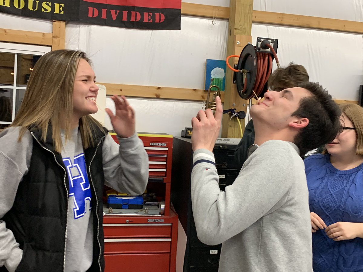 PburgDECA's tweet image. Progressive Dinner 2018 #seniorDECA Tradition ❤️🌲🎄🔷