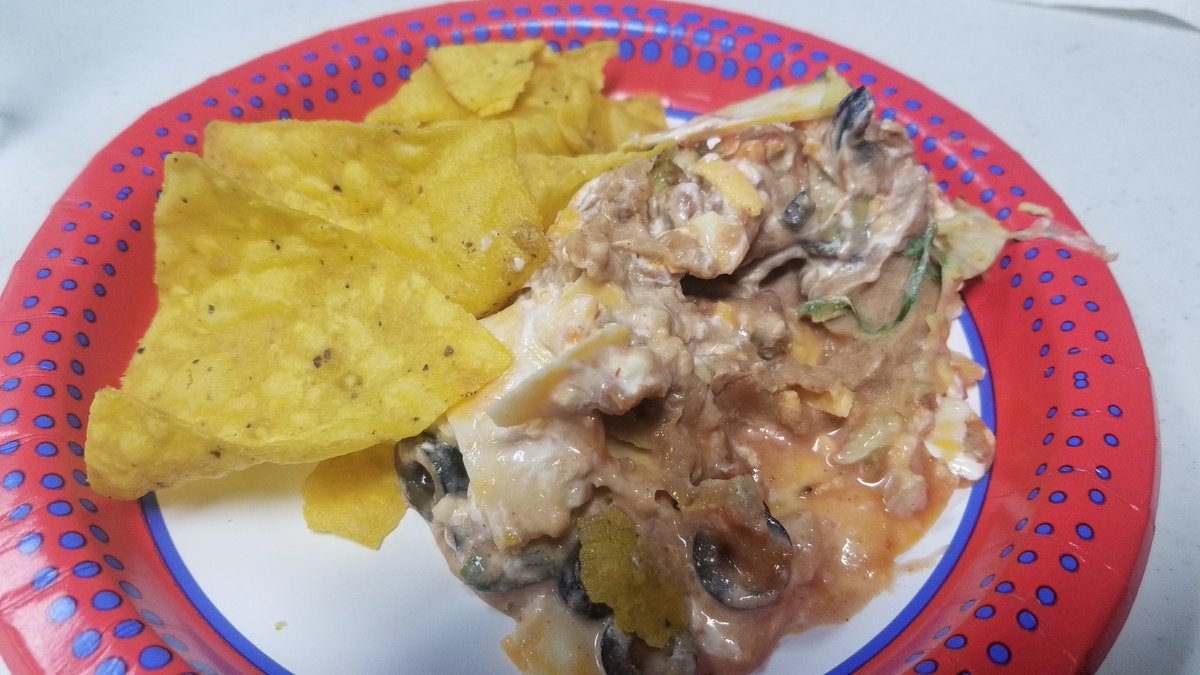 JohnnyTooTall74's tweet photo. Hey @GordonRamsay, what do you think of this 7 layer dip? https://t.co/YT2uVhaNRR