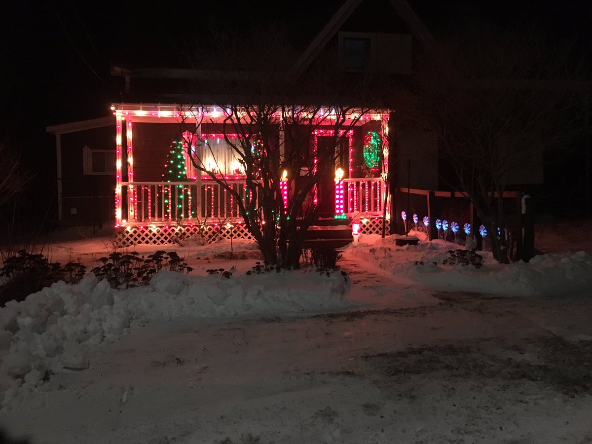 cheapskategard's tweet photo. Looking for Xmas lights to make a video for people who can not get out for health issues. Know any cool houses ? Let me know #xmas #christmas #capebreton https://t.co/Agi04JUyyQ