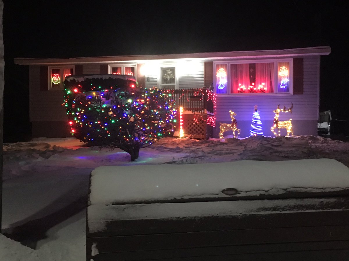 cheapskategard's tweet photo. Looking for Xmas lights to make a video for people who can not get out for health issues. Know any cool houses ? Let me know #xmas #christmas #capebreton https://t.co/Agi04JUyyQ