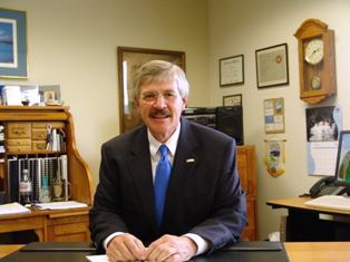 RT <a href="/Lafayette_CO/">City of Lafayette CO</a>: Lafayette City Council will include several opportunities on December 11 and 12 for the public to be involved in the interview process for a new City Administrator; cityoflafayette.com/CivicAlerts.as…