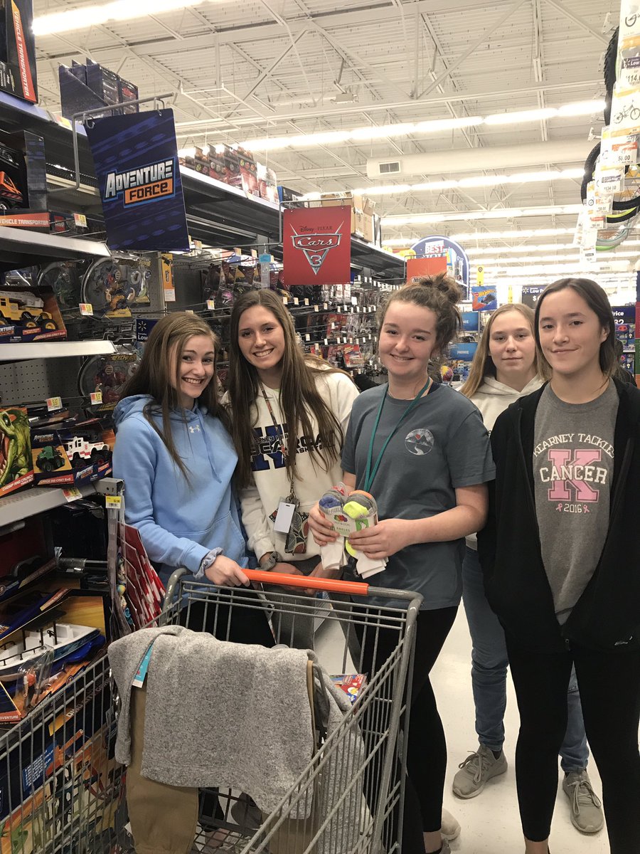 khsgirlsbb's tweet photo. Great night of Christmas shopping and wrapping presents to give to those that are less fortunate!!  Love the generosity of these kids! Each player donated money instead of buying secret Santa gifts!! #givingback #bettertogether https://t.co/gFd6psyKXQ