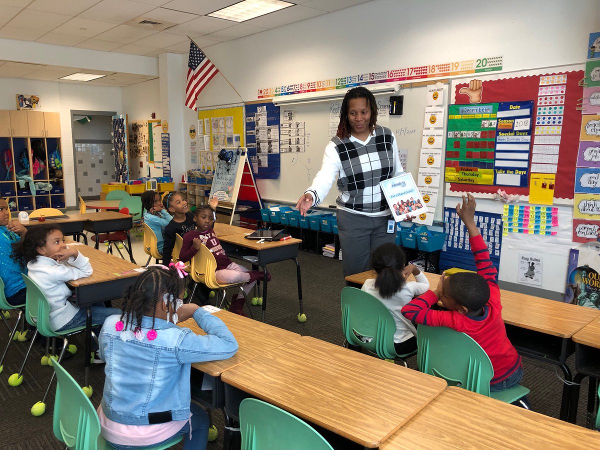 BrightonVA's tweet photo. Grade 1 heard from our student council on how they have an election for roles, the vice mayor, how city council helps the citizens of the community, and school board! @ebracyPPS @PaulMWilsonJr @terrica_newby @mcromartieEdD @PortsVASchools https://t.co/wJO6zwsylu