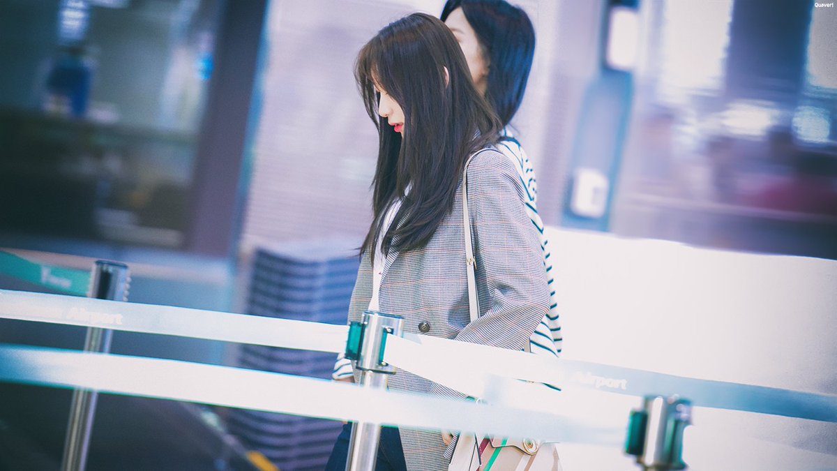 Quaver_CY's tweet photo. 180904 ICN 

#아이즈원 #IZONE 
#이채연 #LeeChaeYeon
@official_izone https://t.co/xkIXeWWGFR