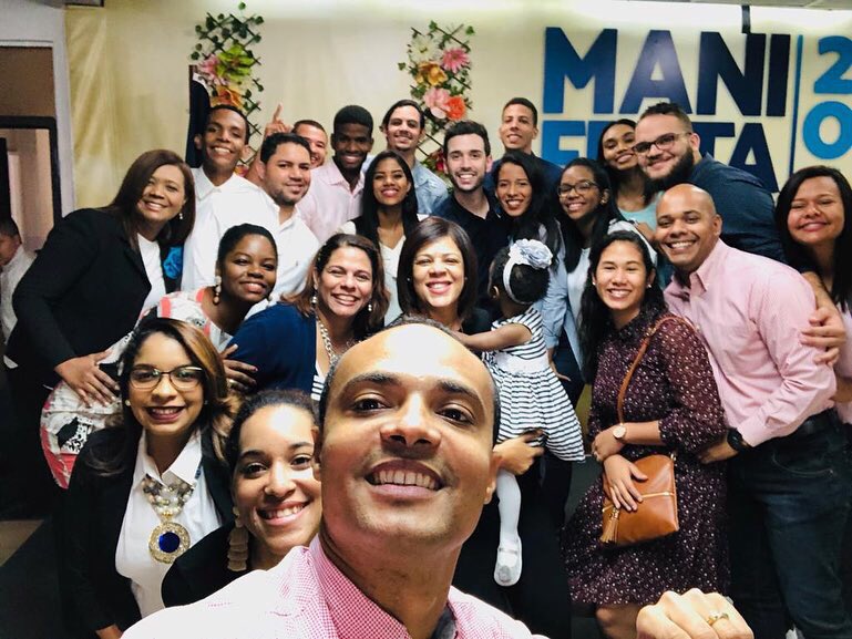 OmarJavier__'s tweet photo. @Itiel La juventud shekinah muy honrada de tenerte en la casa @shekinah332 Te amamos y te bendecimos 🙌🏼 #marca2 #rd https://t.co/ybYGiqVAle