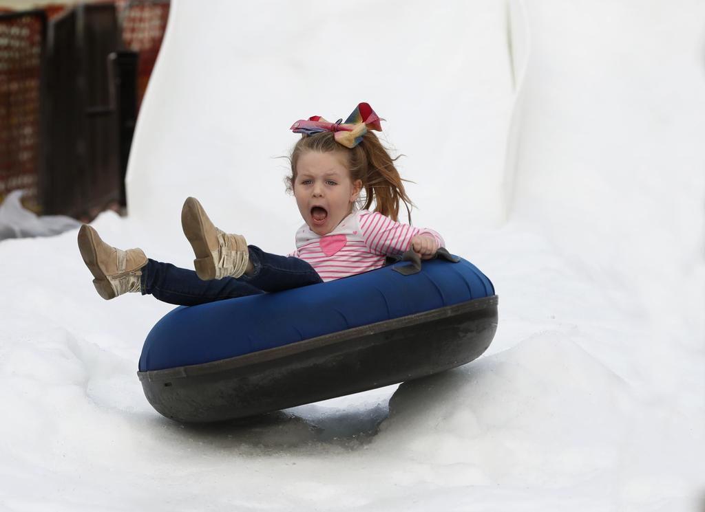 dbnewsjournal's tweet photo. Fun and snow comes to One Daytona https://t.co/SfOC21cxBl https://t.co/N1G9EkPDUa