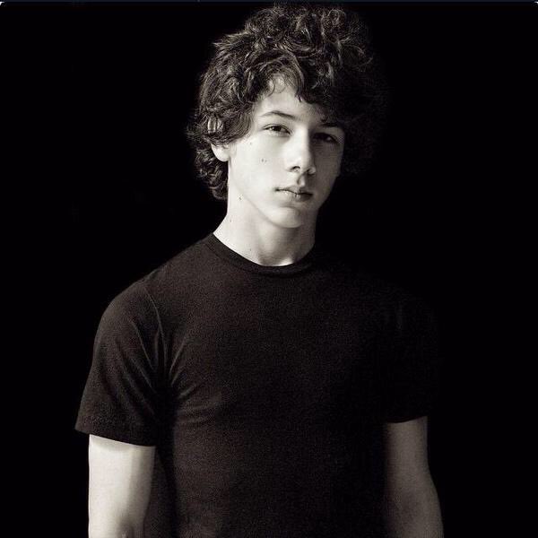 PleaseBMineNJ's tweet photo. @nickjonas https://t.co/rzlbHGB1OF
