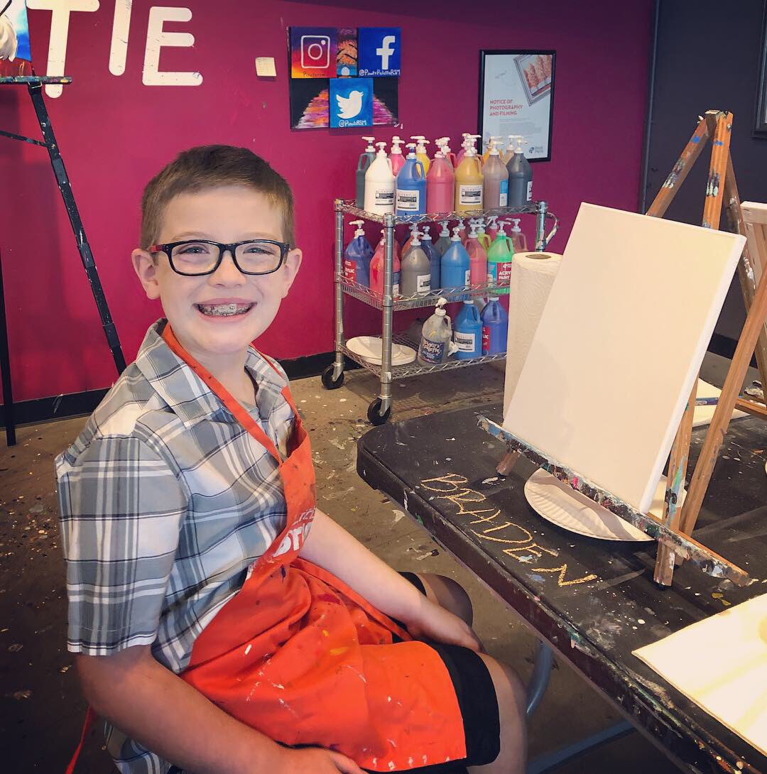 Sushie213's tweet photo. Took the weeest monkey painting for his Christmas pressie! He did fabulously! #harrypottermad #firsttimepainting #makingmemories #mineisgoingintheclassroom https://t.co/tlotdnY8uE