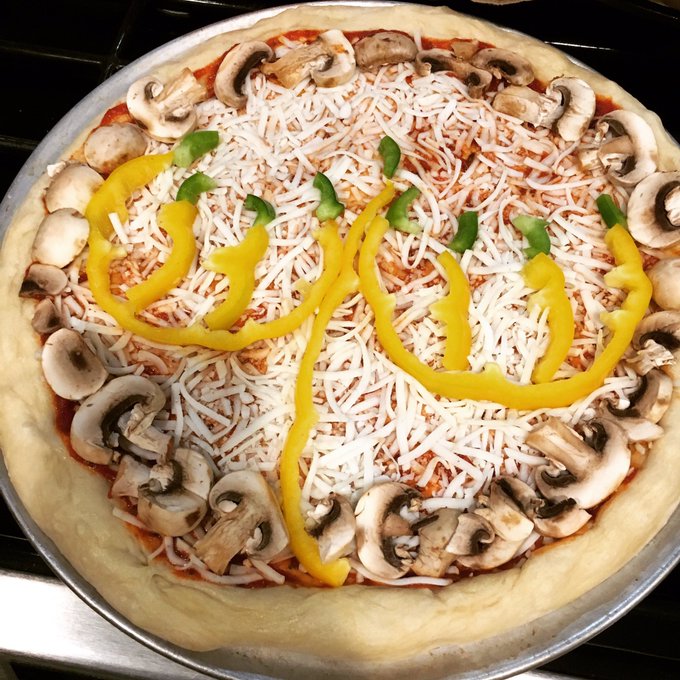Happy Hanukkah! Eli made a vegan menorah pizza! 🍕 https://t.co/cbxdMzsGsa<a href="/tag/growyourown"class="tags"><span>#growyourown</span></a>